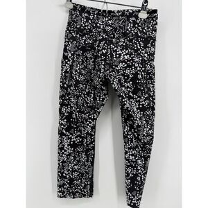Lululemon Size 2 Crop 19" Chirasu Black And White Leggings NuLux